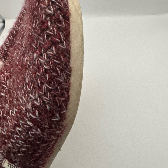 Tom’s Women’s Ortholite Flats Shoes Size 5.5 Burgundy Cozy Faux Fur Slip On’s - Picture 14 of 15